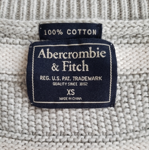 Abercrombie and Fitch Cropped Sweater - Picture 3 of 4